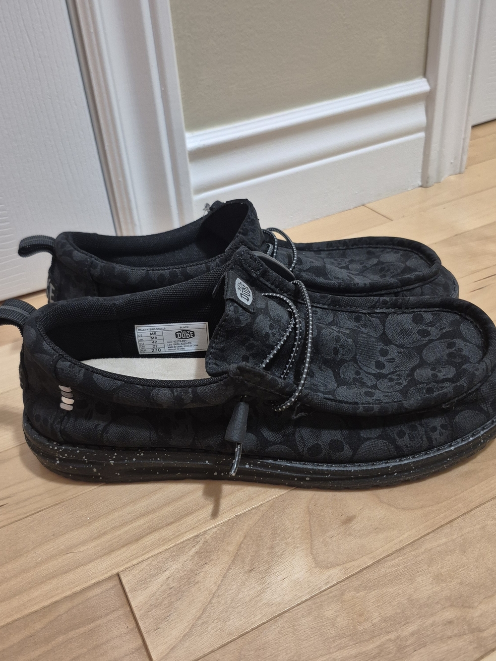 Hey Dude Mens Black Skull Print Wally Shoes NWOT